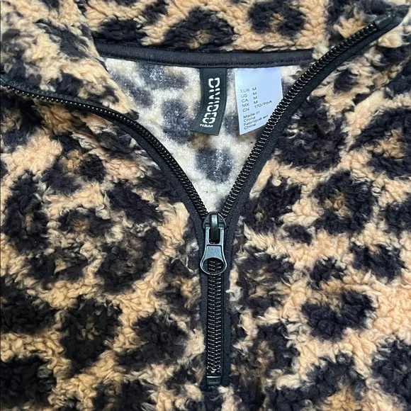 Divided Leopard Print Fleece Jacket - Picture 3 of 3